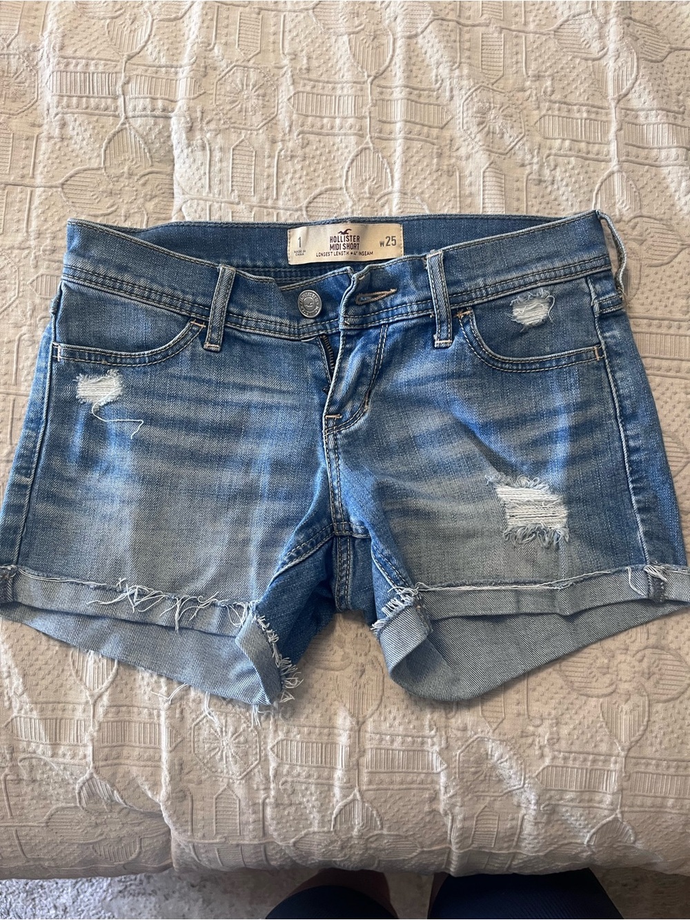 Hollister Women's Light Wash Distressed Roll-Hem Jean Shorts